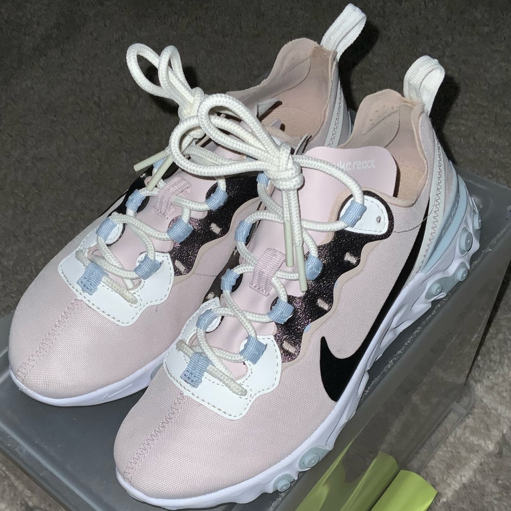 NIKE React Element 55 SE - Barely Rose Women’s Size 6